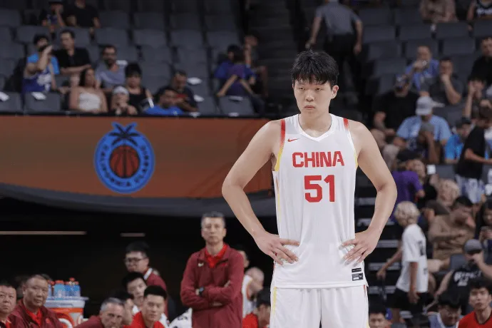 媒体人：两名NBA球员赛后发短信 询问杨汉森为何不来NBA